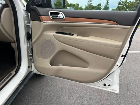 Used 2012 Jeep Grand Cherokee Overland AWD/4WD image 20