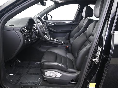 Used 2023 Porsche Macan GTS image 30