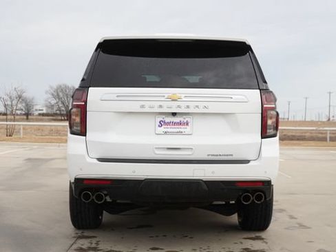Used 2024 Chevrolet Suburban Premier AWD/4WD image 8