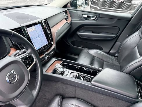 Used 2023 Volvo XC60 B5 Ultimate image 26