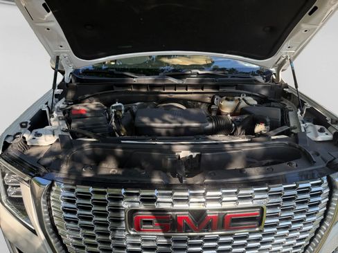 Used 2022 GMC Yukon XL Denali w/ Denali Ultimate Package AWD/4WD image 24