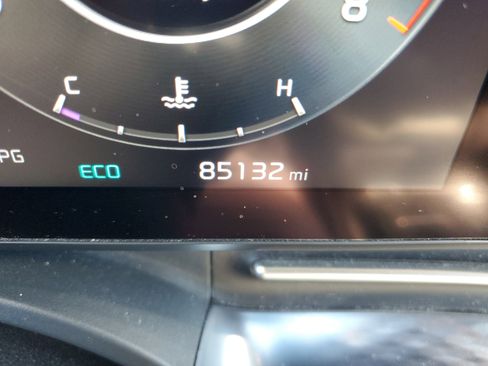 Used 2022 Kia Carnival SX Prestige image 28