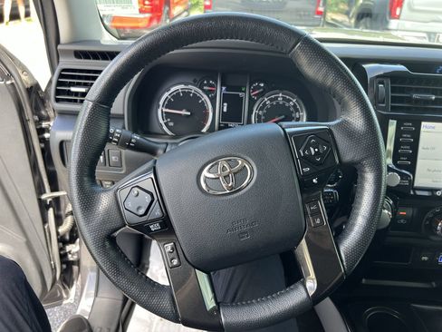Used 2023 Toyota 4Runner TRD Off-Road Premium w/ Moonroof Package AWD/4WD image 18
