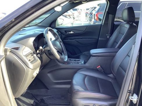 Used 2022 Chevrolet Equinox RS w/ RS Leather Package image 9