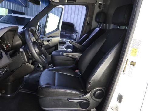 Used 2023 Mercedes-Benz Sprinter 2500 image 20