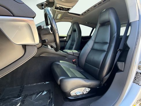 Used 2016 Porsche Panamera S RWD image 18