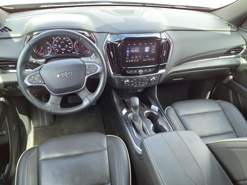 Used 2023 Chevrolet Traverse Premier image 7