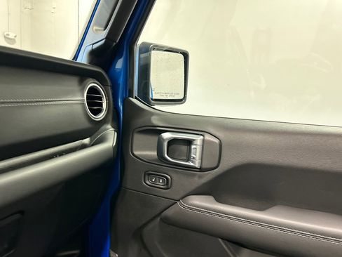 Used 2023 Jeep Wrangler Unlimited Sahara w/ Cold Weather Group image 25