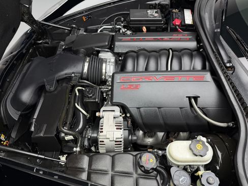 Used 2013 Chevrolet Corvette Coupe w/ 3LT Preferred Equipment Group RWD image 8