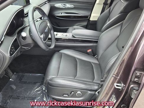 Used 2022 Genesis GV70 2.5T image 11