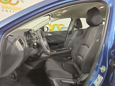 Used 2018 MAZDA MAZDA3 Sport w/ Preferred Equipment Package image 11