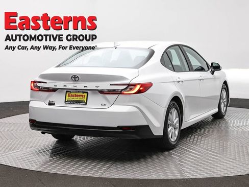 Used 2025 Toyota Camry LE FWD image 5