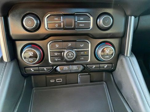 Used 2023 Chevrolet Tahoe LT w/ LT Signature Plus Package AWD/4WD image 32