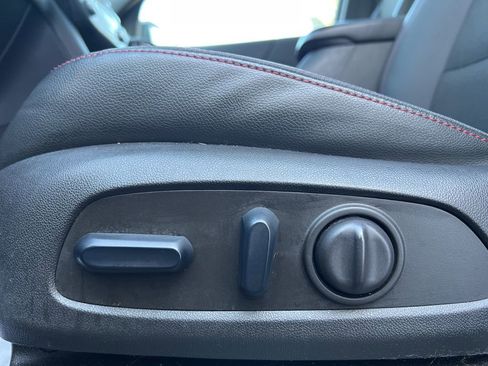 Used 2023 Chevrolet Equinox RS image 11