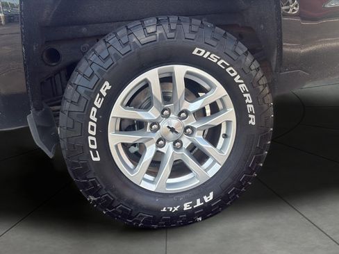 Used 2018 Chevrolet Silverado 1500 LTZ w/ LTZ Plus Package AWD/4WD image 12