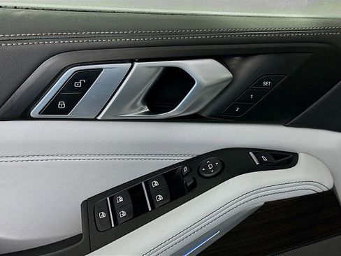 Used 2025 BMW X5 xDrive50e w/ Executive Package image 18