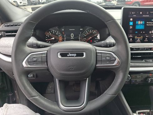 Used 2023 Jeep Compass Latitude AWD/4WD image 17