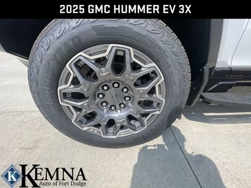 New 2025 GMC Hummer EV 3X image 37
