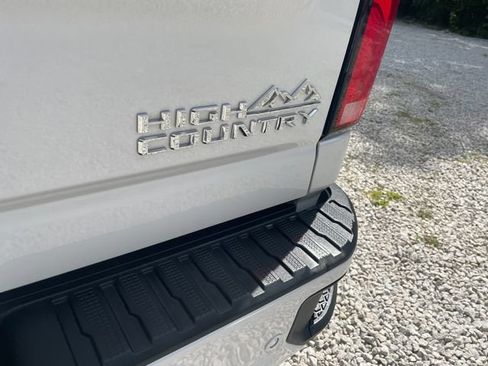 Used 2024 Chevrolet Silverado 2500 High Country w/ Technology Package AWD/4WD image 13
