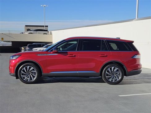 New 2026 Lincoln Aviator 2WD image 4