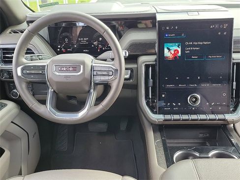 Used 2025 GMC Yukon XL Elevation w/ Technology Package image 8