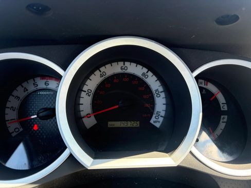 Used 2014 Toyota Tacoma 4x4 Access Cab V6 w/ TRD Sport Package image 32