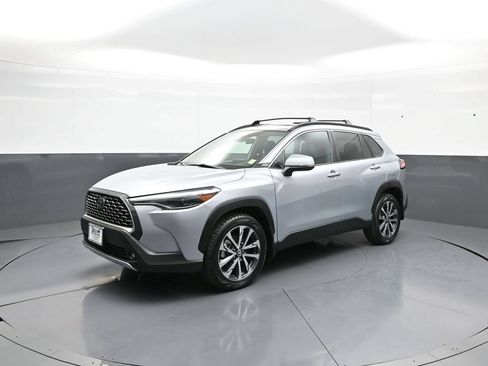 Certified 2023 Toyota Corolla Cross XLE w/ Convenience Package AWD/4WD image 1
