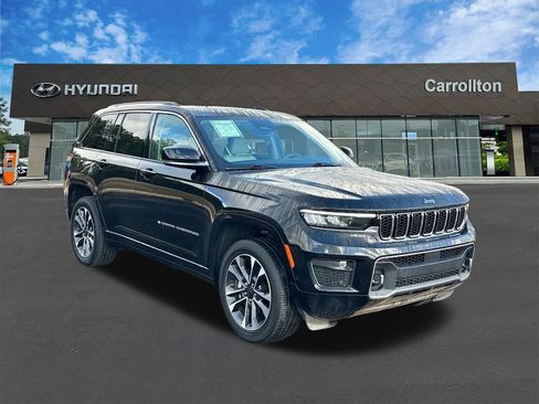Used 2023 Jeep Grand Cherokee Overland image 3