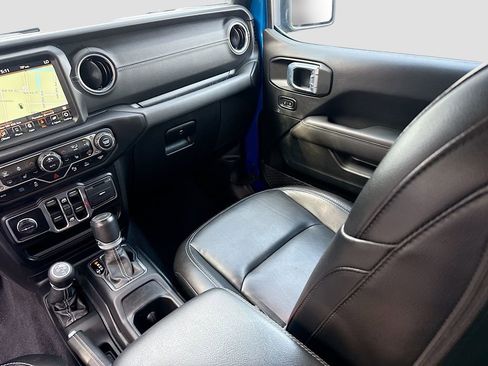 Used 2021 Jeep Wrangler Unlimited Sahara w/ Cold Weather Group AWD/4WD image 26