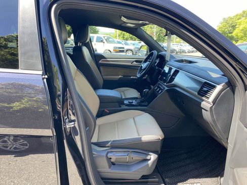 Certified 2023 Volkswagen Atlas Cross Sport SE w/ Black Wheel Package AWD/4WD image 27