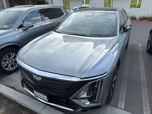 Used 2026 Cadillac Lyriq Premium Luxury AWD/4WD image 1