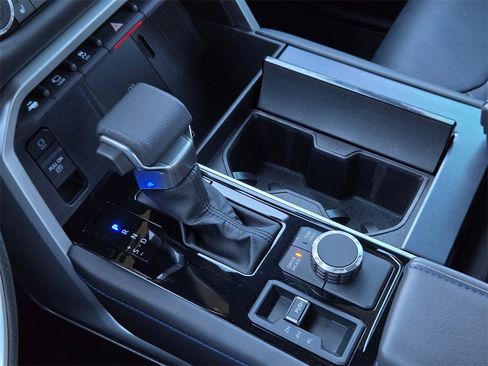 Used 2025 Toyota Tundra Platinum image 17