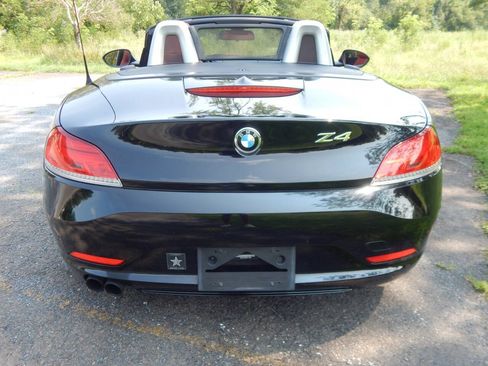 Used 2013 BMW Z4 sDrive28i RWD image 11
