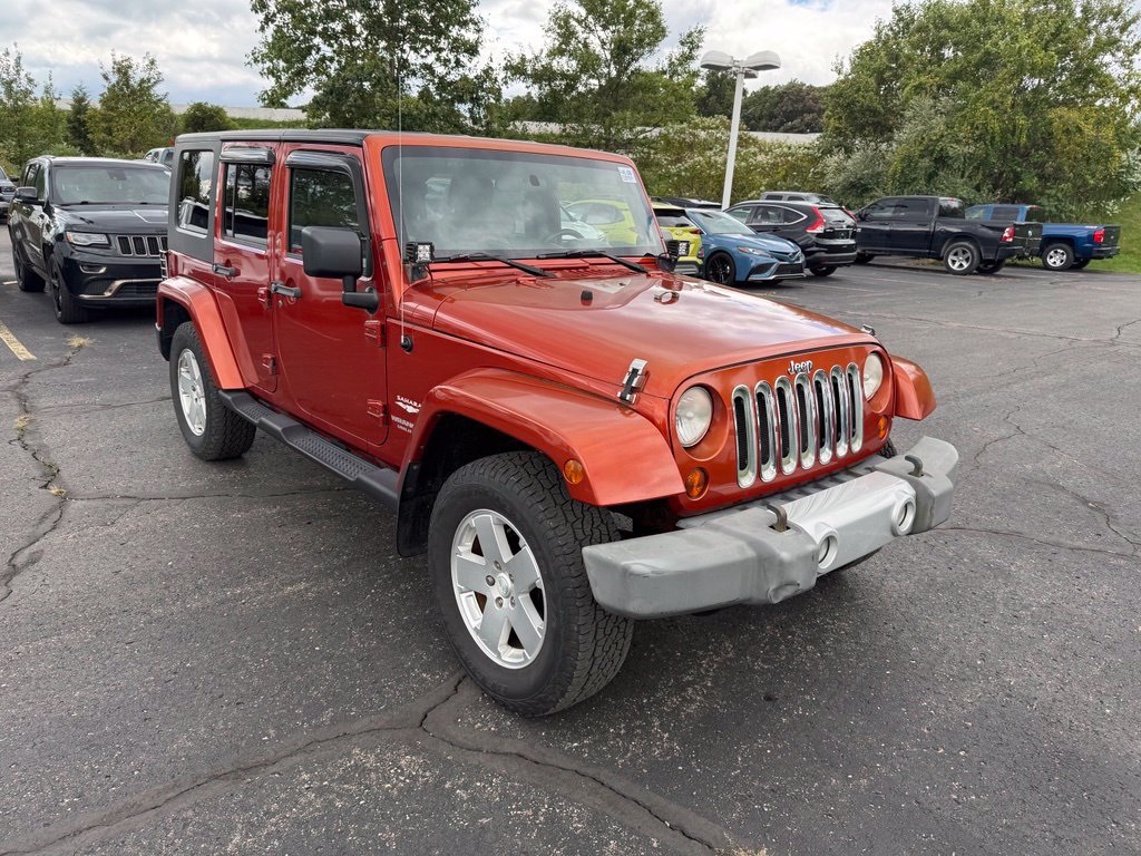 Used 2009 Jeep Wrangler Unlimited Sahara w/ Dual Top Group AWD/4WD image 4
