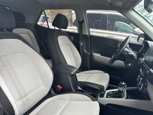 Used 2023 Hyundai Venue SEL FWD image 30