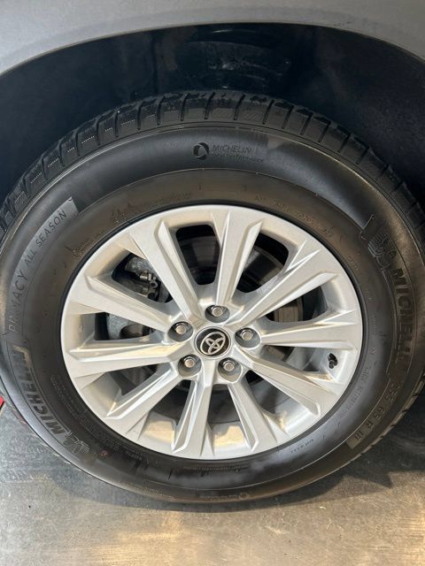 Used 2024 Toyota Grand Highlander AWD Hybrid image 4