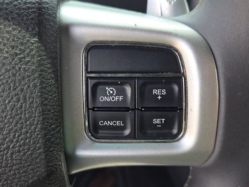 Used 2014 Dodge Challenger SXT RWD image 22