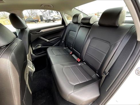 Used 2022 Volkswagen Passat 2.0T SE image 28