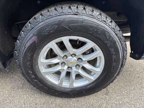 Used 2019 Chevrolet Silverado 1500 LT w/ All-Star Edition AWD/4WD image 9