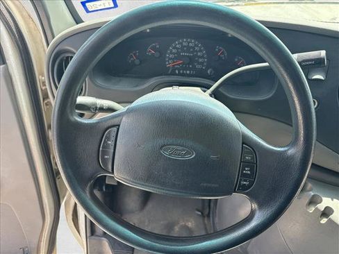Used 2002 Ford E-450 and Econoline 450 RWD image 12