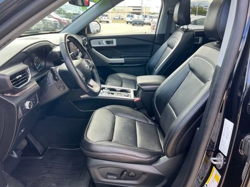 Used 2022 Ford Explorer Limited w/ Class IV Trailer Tow Package AWD/4WD image 13