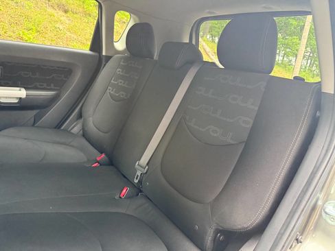 Used 2012 Kia Soul + w/ Audio Pkg FWD image 16