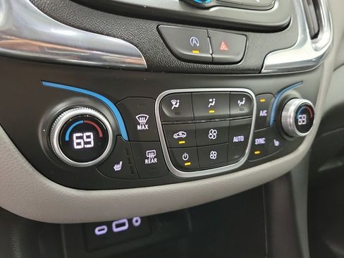 Used 2023 Chevrolet Equinox LT w/ Driver Convenience Package image 29