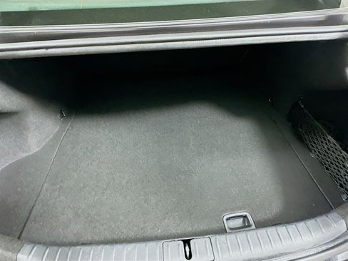 Used 2025 Genesis G70 2.5T image 28