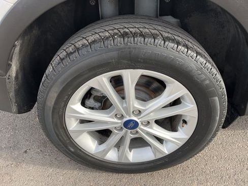 Used 2018 Ford Escape SEL AWD/4WD image 16