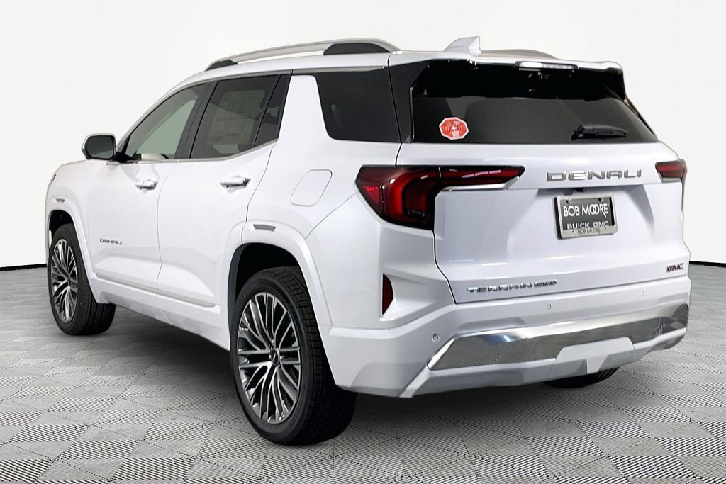 New 2027 GMC Terrain Denali w/ LPO, Floor Liner Package AWD/4WD image 4