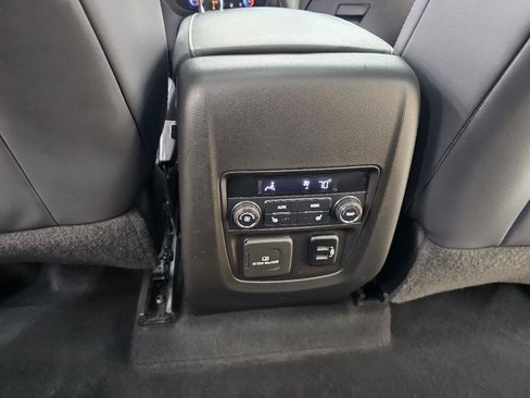 Used 2018 Buick Enclave Premium w/ Experience Buick Package FWD image 28