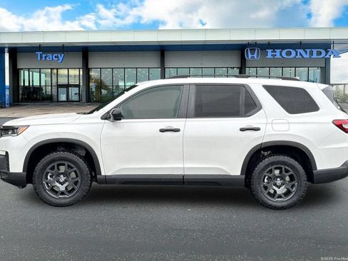 New 2026 Honda Pilot TrailSport image 12