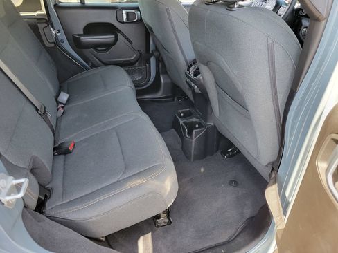 Used 2025 Jeep Wrangler Unlimited Sport AWD/4WD image 19