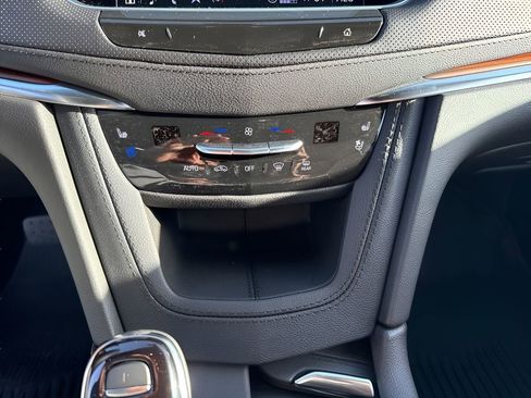 Certified 2025 Cadillac XT5 Premium Luxury w/ Technology Package image 28